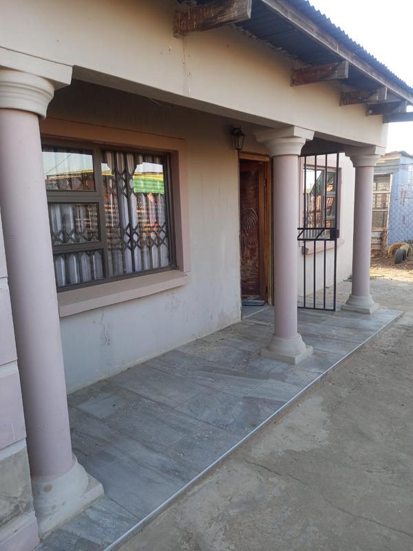 2 Bedroom Property for Sale in Thabong Free State